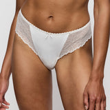 AZELIE String